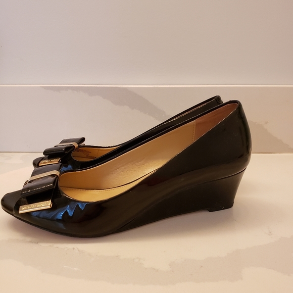 Michael Kors Patent leather wedge - Picture 4 of 7